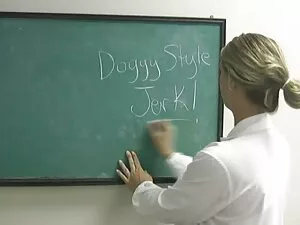 Dziewczyny połykają  ...