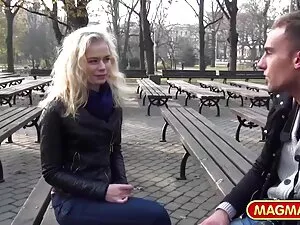 Ogromny czarny kogut ...