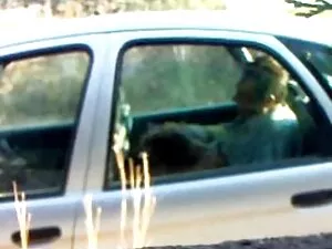 Dwie dziewczyny bawi ...