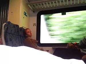 Dziewczyna kręciła s ...