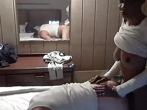 Ubieranie matki mamu ...