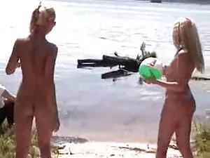 Z czarnymi włosami,  ...