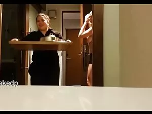 Dwie młode kobiety z ...